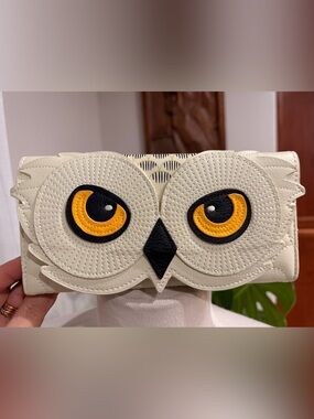Loungefly Harry Potter Hedwig Owl Wallet Cream Bifold Zip Coin